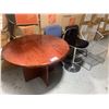 Image 1 : *O* 48" DIAMETER TABLE AND 4 ASSORTED CHAIRS