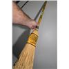 Image 1 : Vintage Corn Curling Broom