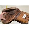 Image 2 : Vintage Leather Cooper Hockey Glove