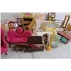 Image 4 : (25+) Assorted Dollhouse Furniture Pieces