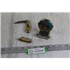 Image 1 : (2) RCMP Knives and Calendar