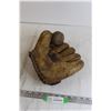 Image 1 : Vintage Baseball Glove & Baseball