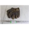 Image 1 : Vintage Baseball Glove