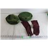 Image 1 : (2) Vintage Green Hats, (2) Purple Gloves