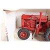 Image 2 : McCormick W-30 Tractor Replica 1/16 Scale (NIB)