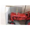 Image 2 : ERTL McCormick Farmall Super-A Tractor Replica 1/16 Scale (NIB)