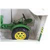 Image 3 : John Deere 1/16 Model "62" Tractor Replica (NIB)