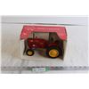 Image 1 : Massey Harris Model 102 Collector Edition Tractor 1/16 Scale (NIB)