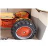 Image 3 : ERTL CASE "800" Tractor Replica 1/16 Scale (NIB)
