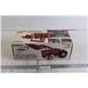 Image 1 : World Pork Expo 2007 Case International 460 International Tractor with Loader and Removable Tine Cov