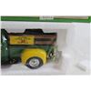 Image 3 : John Deere Dealership 1947 Studebaker Pickup Truck Replica (NIB)