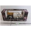 Image 1 : Revell Metal Peterbilt 359 1:24 Die-Cast with Plastic Parts (NIB)
