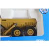 Image 3 : ERTL Mighty Movers Caterpillar D350D Articulated Dump Truck Replica 1/50 Scale (NIB)