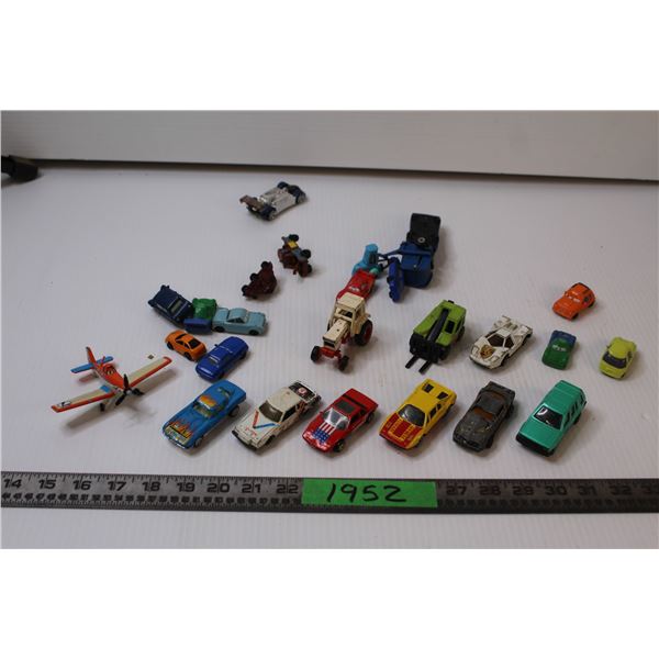 Pixar's Cars Game Cars / Assorted HotWheels