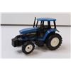 Image 2 : Die Cast 8670 Ford Tractor 1:32nd Scale