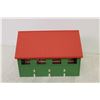 Image 2 : Toy Horse Stable with fence sections and truck