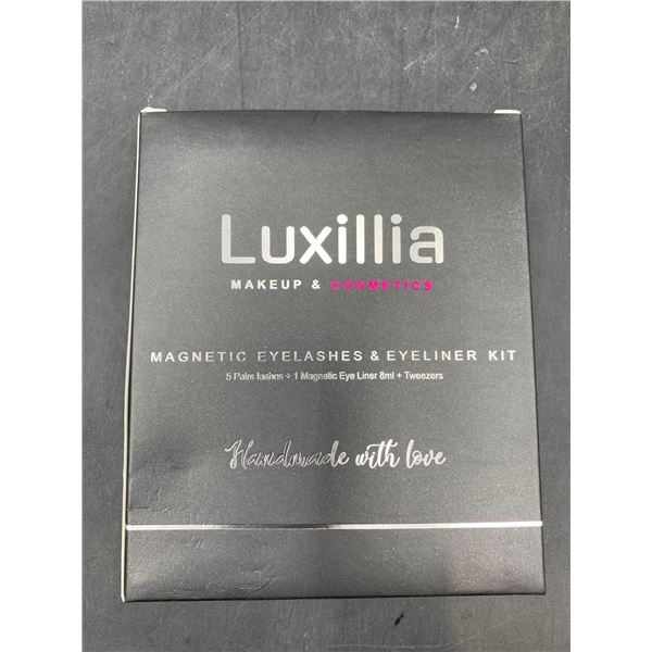 Luxillia Makeup & Cosmetics-Magnetic Eyelashes & Eyeliner Kit