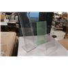 Image 1 : LOT 30+ PORTE-SIGNES EN ACRYLIQUE ASST