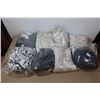 Image 1 : LOT DE 8 COUVERTS DE SOFA ASST