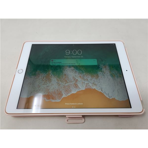 Like New iPad 32GB 7th Generation With Pink Case