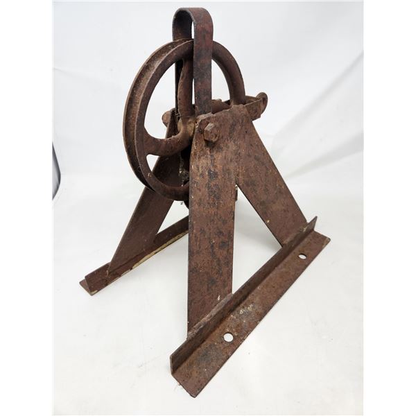 Vintage Rustic Barnyard Pulley