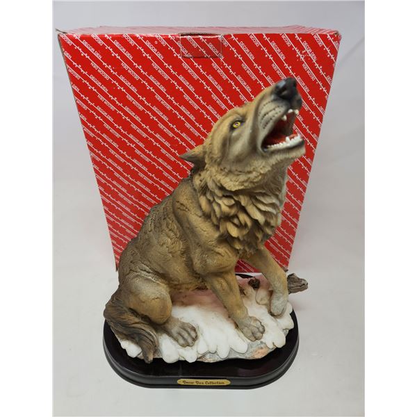 New Décor Den Collection Tall Wolf