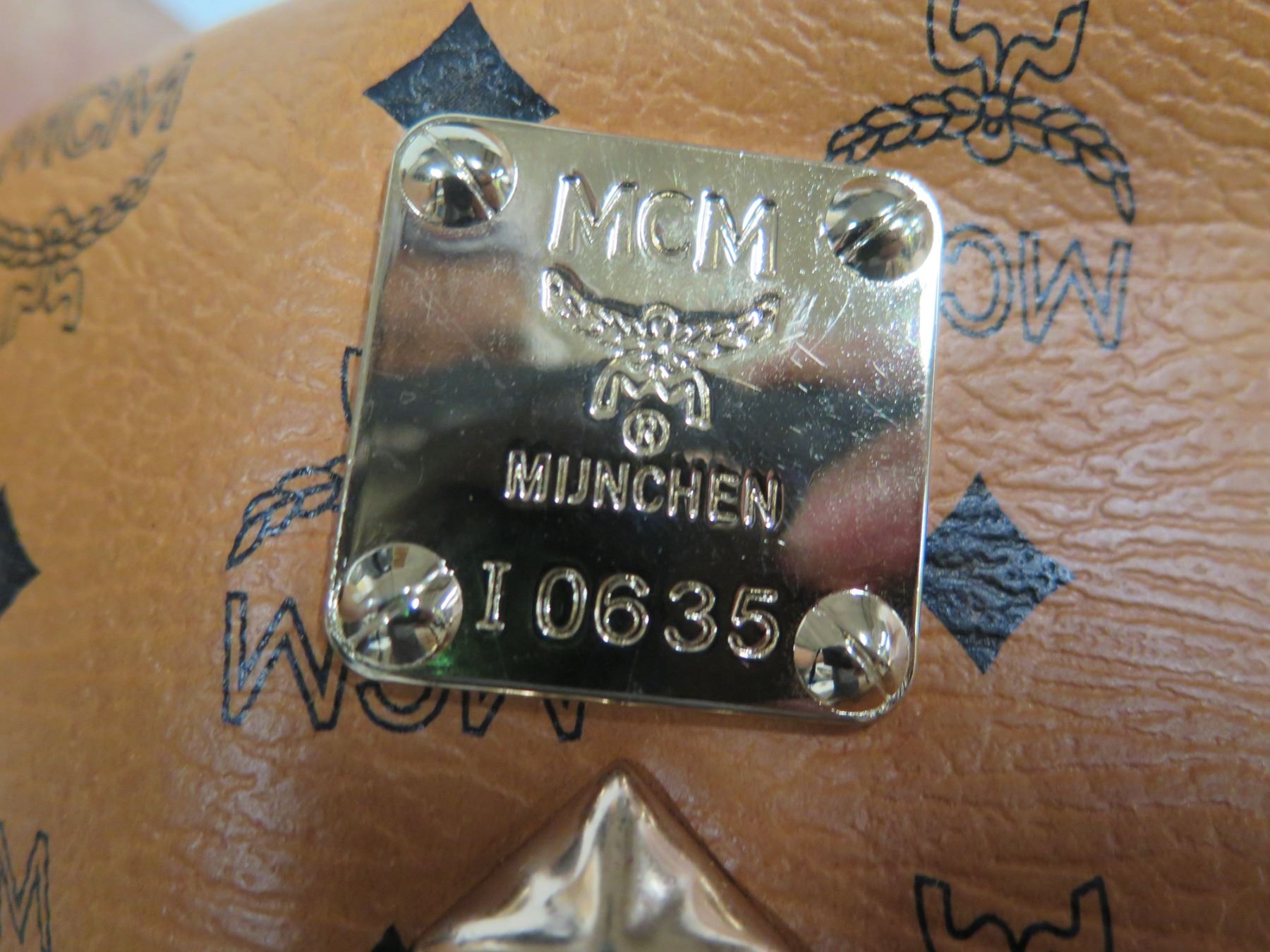 M&D Extra Grote Heavy Duty Wit Lederen Hond Harnas Studded Design M&D Extra Grote Heavy Duty Wit Lederen Hond Harnas Studded Design