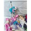 Image 2 : Assorted Stuffed Animals & Figures