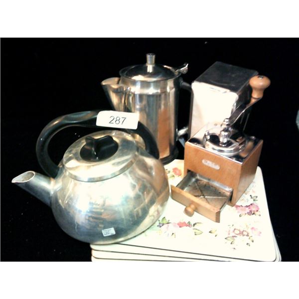 Vintage Coffee grinder,  waterkettle, napkin