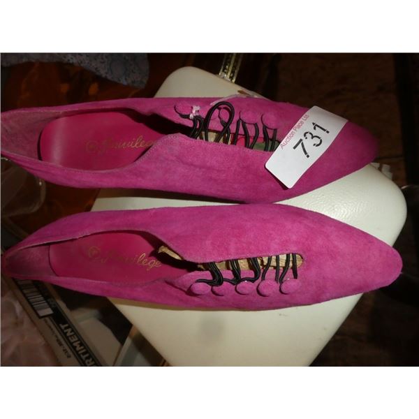 Vintage Pink privilege shoes size 9