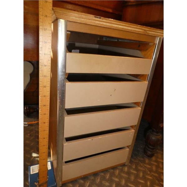 Cabinet with drawers