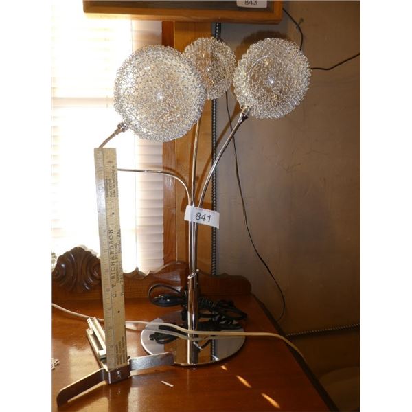 Table lamp with three globes