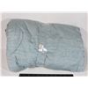 Image 1 : STORE RETURN: SMALL BLUE BLANKET