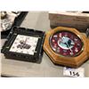 Image 2 : LOT OF WALL CLOCKS AND KEY CHAINS