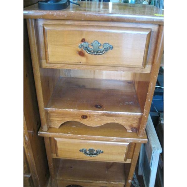 PAIR OF PINE SINGLE DRAWER NIGHTSTANDS