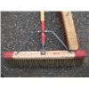 Image 2 : PUSH BROOM & EXTRA BRUSH HEAD