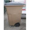 Image 2 : ROLLING GARBAGE BIN