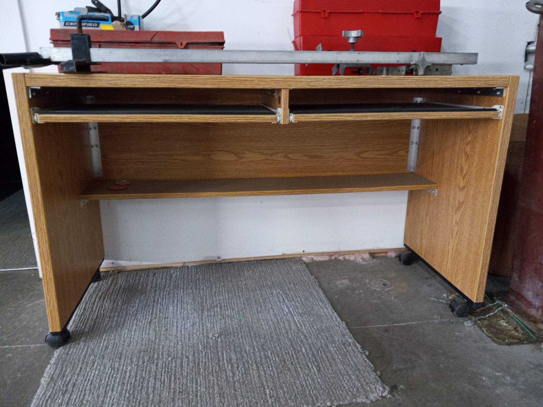 SM. COMPUTER DESK ON CASTORS