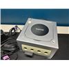 Image 2 : Lot of 1 Nintendo Gamecube w/ 2 Controllers & Cords - Used