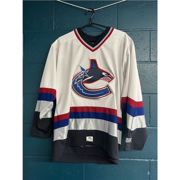 Lot of 1 Vancouver Canucks Jersey