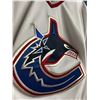 Image 4 : Lot of 1 Vancouver Canucks Jersey