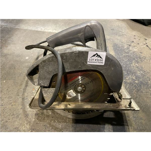 Lot of 1 Skilsaw - Used - Powers on