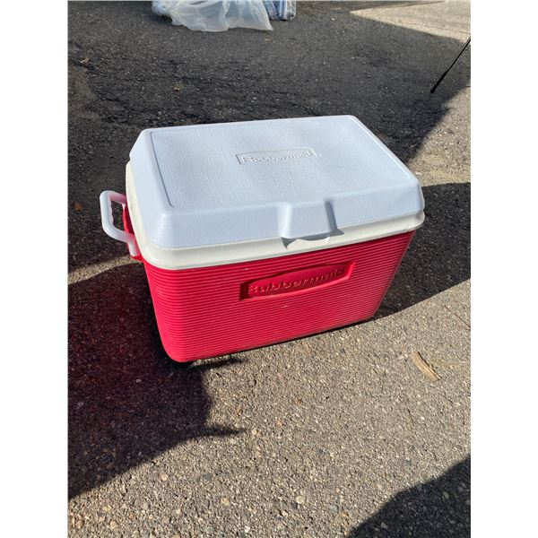 Rubbermaid cooler