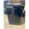 Image 1 : Mini fridge