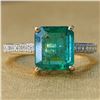 Image 3 : Zambian Emerald Ring with Diamond Shoulders