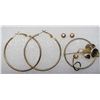 Image 1 : 1)  LOT OF WOMAN'S GOLD TONE FASHION JEWELLERY
