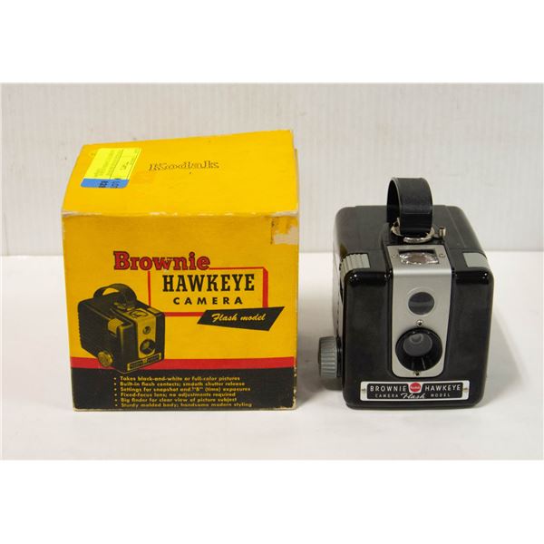 VINTAGE KODAK BROWNIE HAWKEYE CAMERA IN BOX