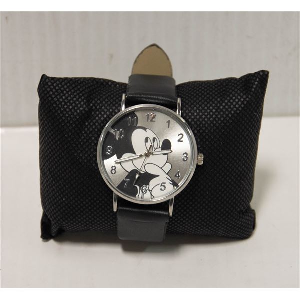 NEW MICKEY MOUSE QUARTZ MOVEMENT WATCH