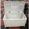 Image 2 : GORGEOUS WHITE WICKER STORAGE TRUNK 36X20X21