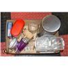 Image 1 : BOX WITH HOUSEHOLD ITEMS INCL. SMALL FOOT